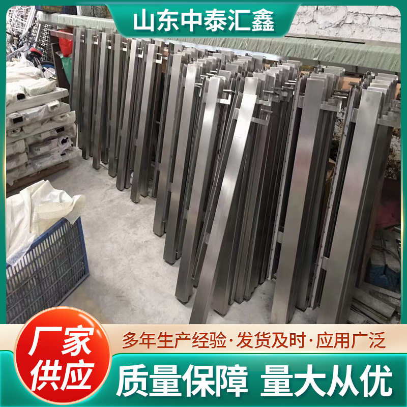 波形护栏法兰盘护栏 镀锌防撞设施配件立柱 防撞护栏立柱支架现货