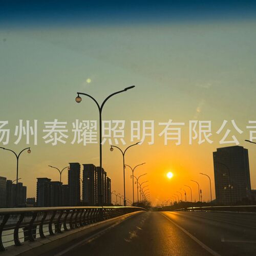 桥上折叠杆路灯户外防水IP65LED景观灯3-10米广场道路照明