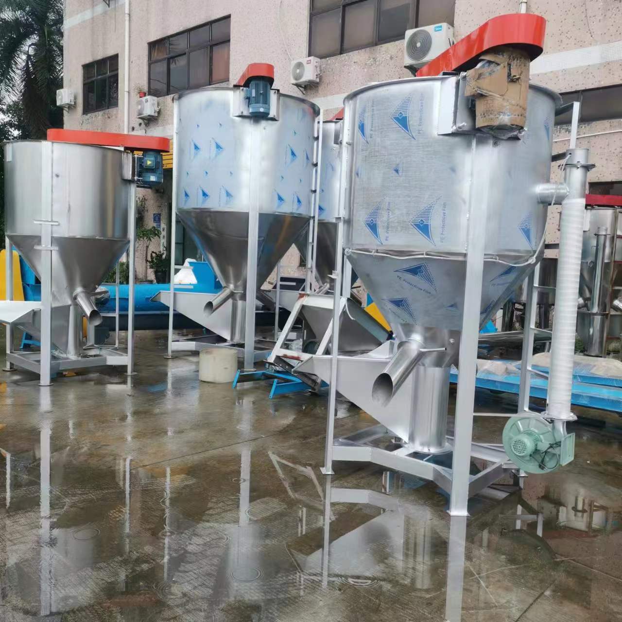 湖南立式不锈钢自吸饲料拌料机