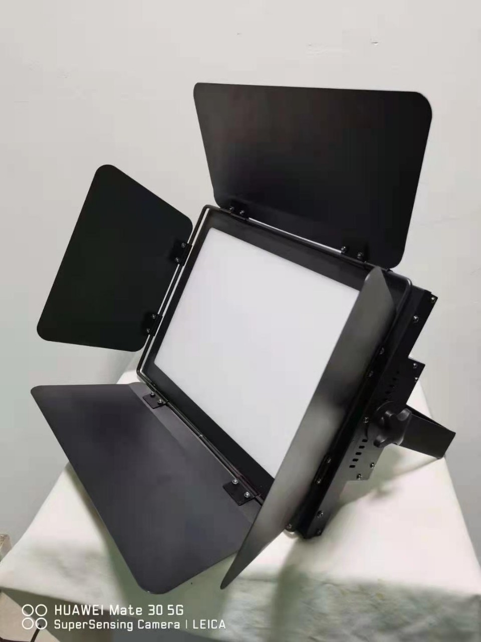 LED432颗200w三基色舞台灯光影视平板灯演播厅舞蹈室