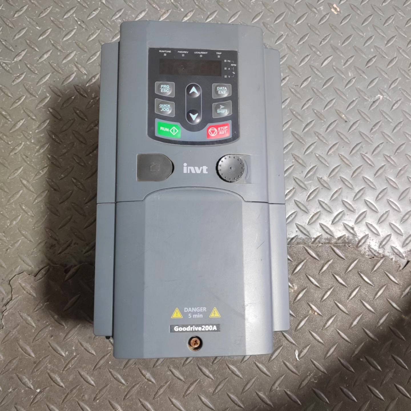 可维修英威腾GD200A-004G/5R5P-4变频器议价