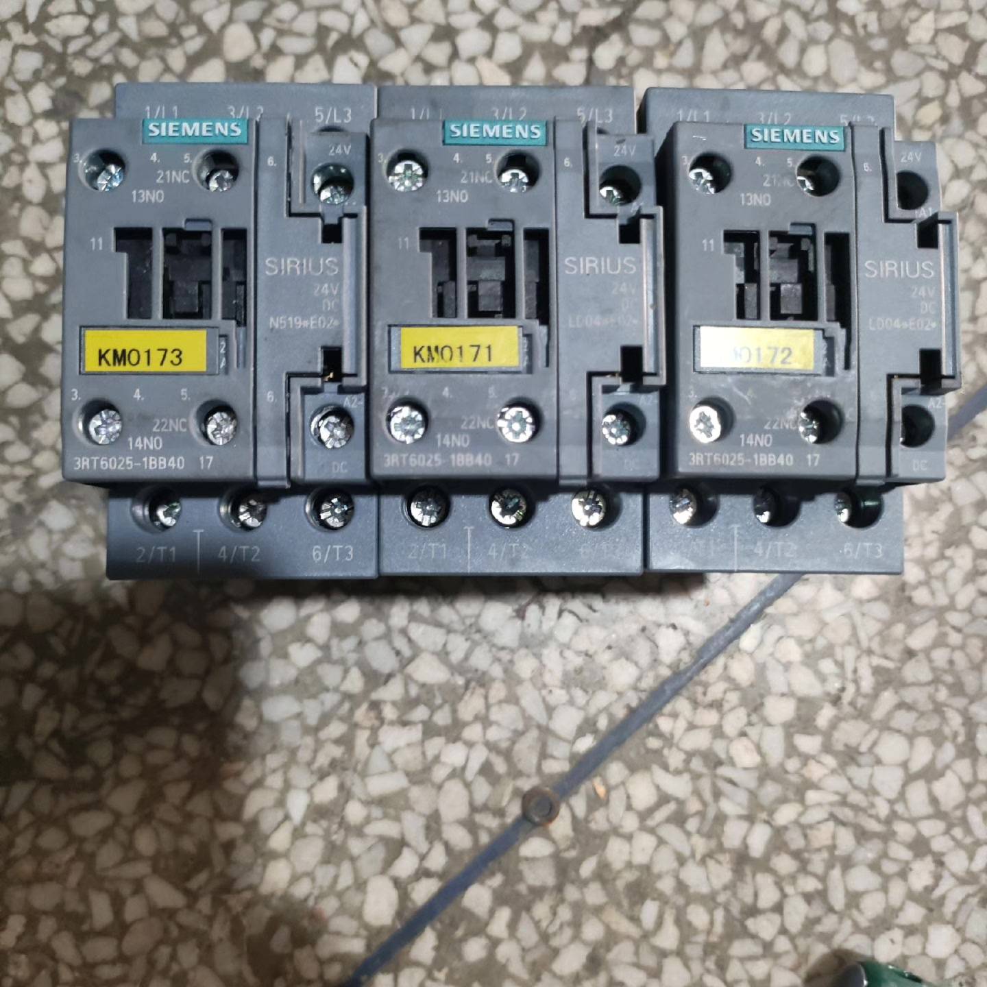 可维修西门子直流接触器 3RT6025-1BB40 线圈电压24V