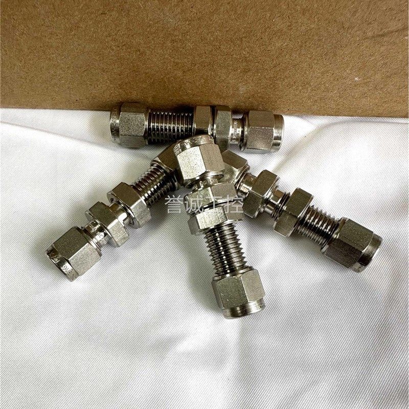 SS-4M0-61,Swagelok世伟洛克穿板接头,4mm卡套接口