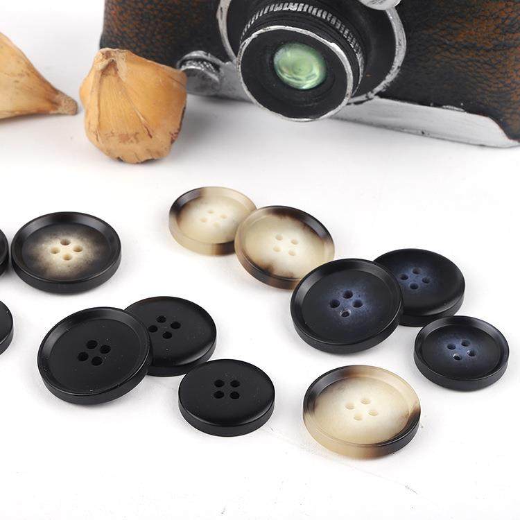 现货新款树脂花纹纽扣四眼实色棒花钮扣规格齐大衣风衣西装扣子,纺织面料/辅料/配套,服装纽扣,淘宝优惠券,粉丝福利购,淘宝优惠卷