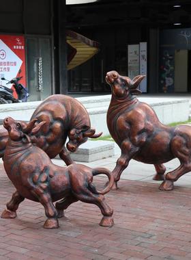 门口装饰卡通仿铜牛模型玻璃钢雕塑户外广场大型抽象金色斗牛摆件
