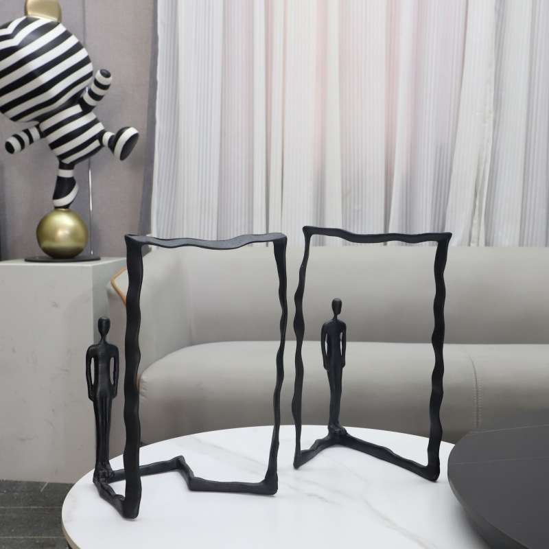 欧式简约创意铸铁边框人物摆件客厅玄关办公室卧室书房家居装饰品