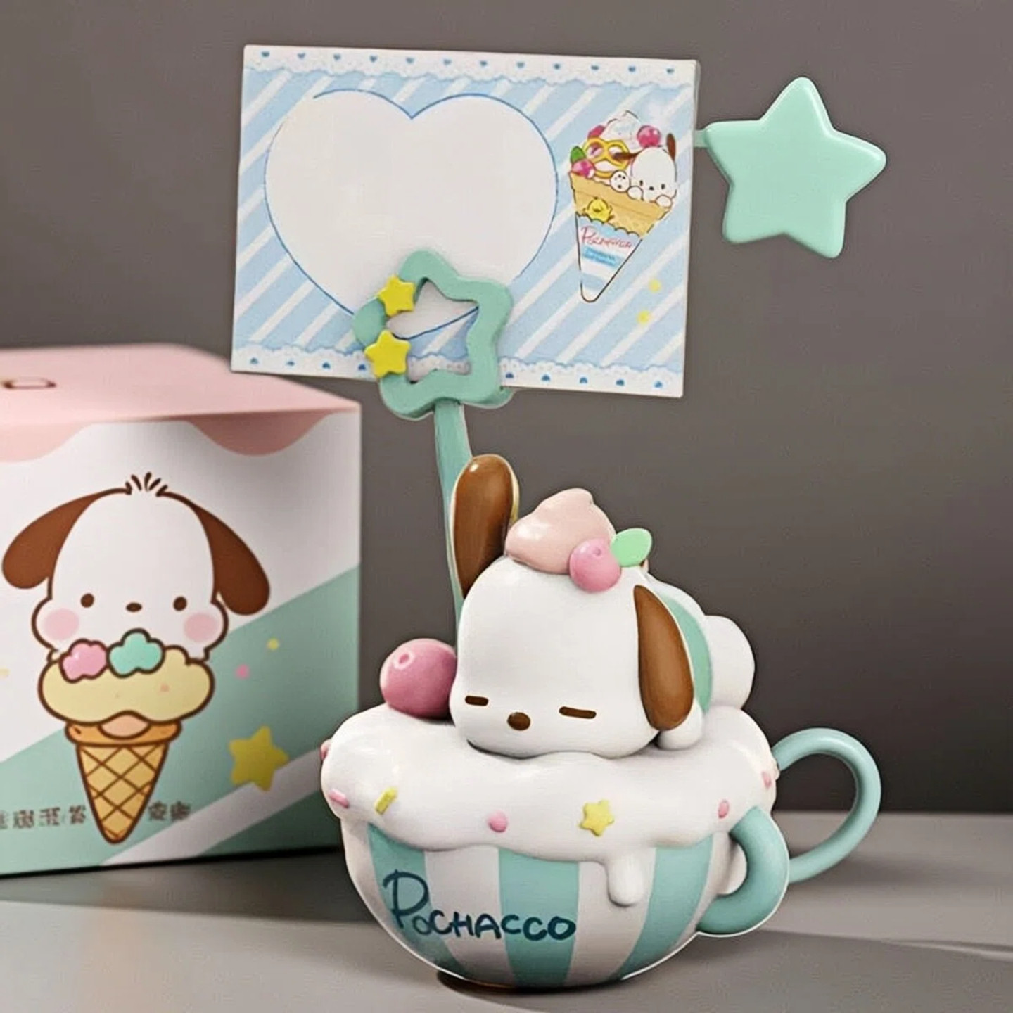 三丽鸥hellokitty帕恰狗盲盒手办