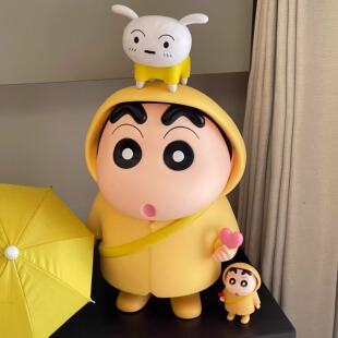 蜡笔小新比心雨衣手办1比1潮玩大号客厅摆件公仔玩偶礼物桌面摆件