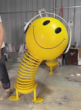 弹弹军蛋蛋君弹簧笑脸互动装饰摆件卡通解压道具美陈打卡拍照定制