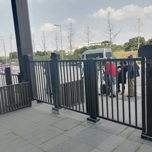 电控栅栏门 电控单元门镂空门栅栏门 人行通道门 广告门 栏杆门