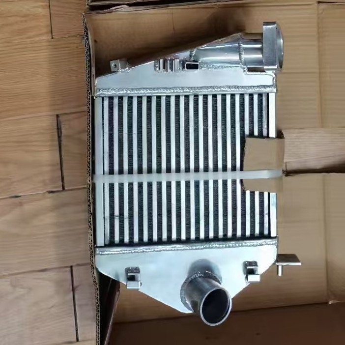 4M0145804BT Lamborghini Urus RSQ8 Right Intercooler Cooler