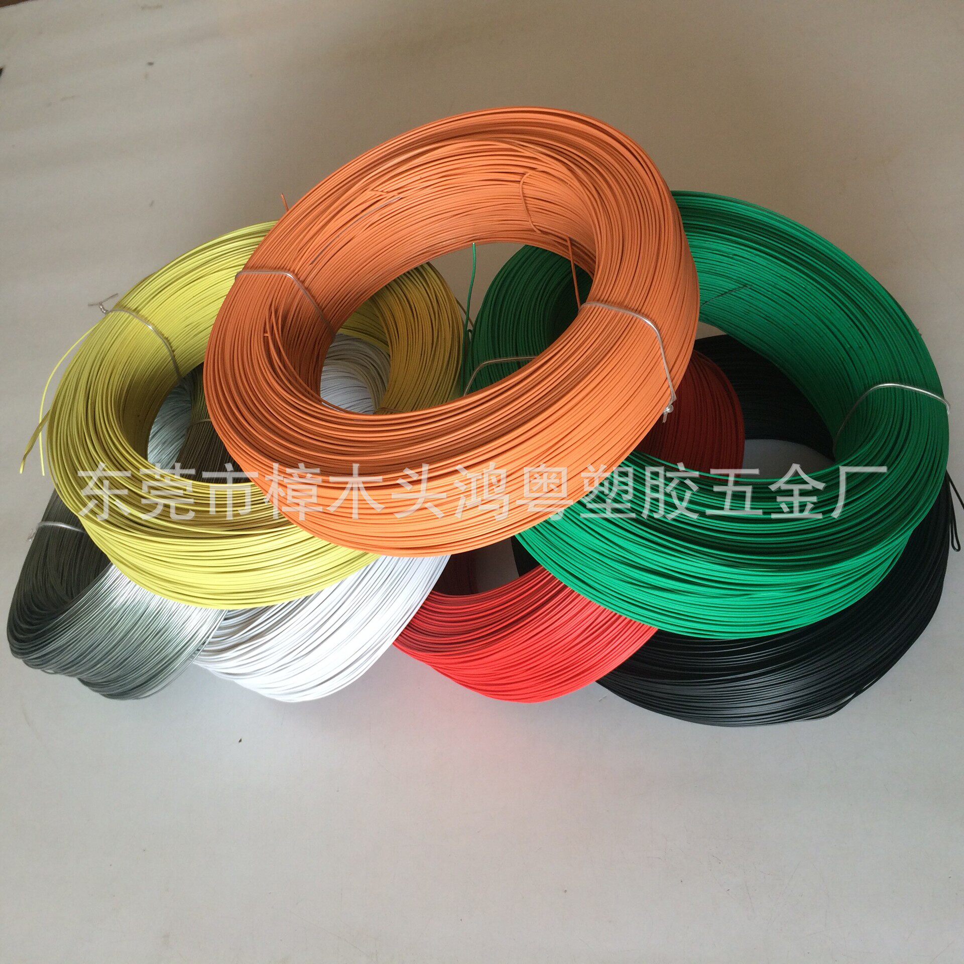 厂家批发定制 Φ26#镀锌铁丝包胶铁芯彩色扎丝线塑料扎带扎绳