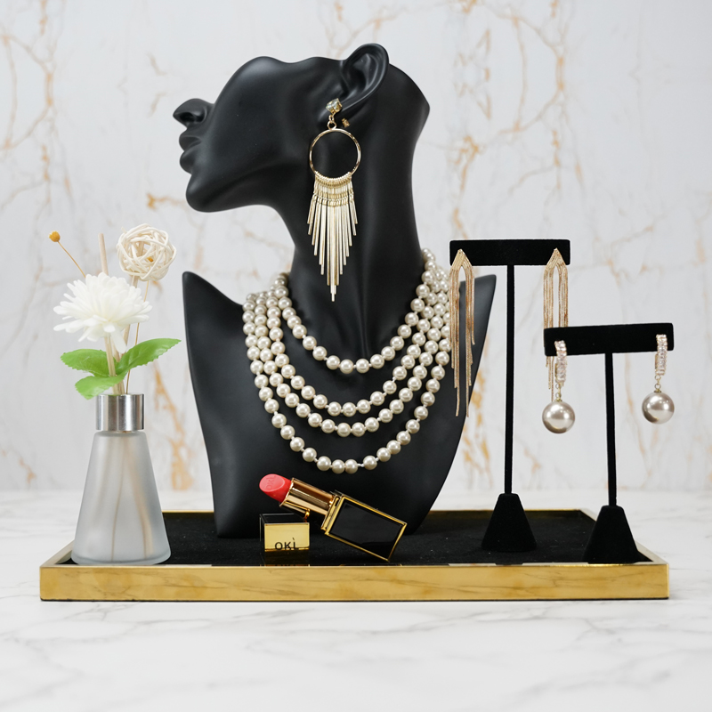 样板房梳妆台摆件轻奢香薰颈模项链首饰帽子衣帽间托盘装饰品组合
