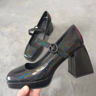 Luxury Sandals Women Designers 2023 Summer New Block Heel Sh