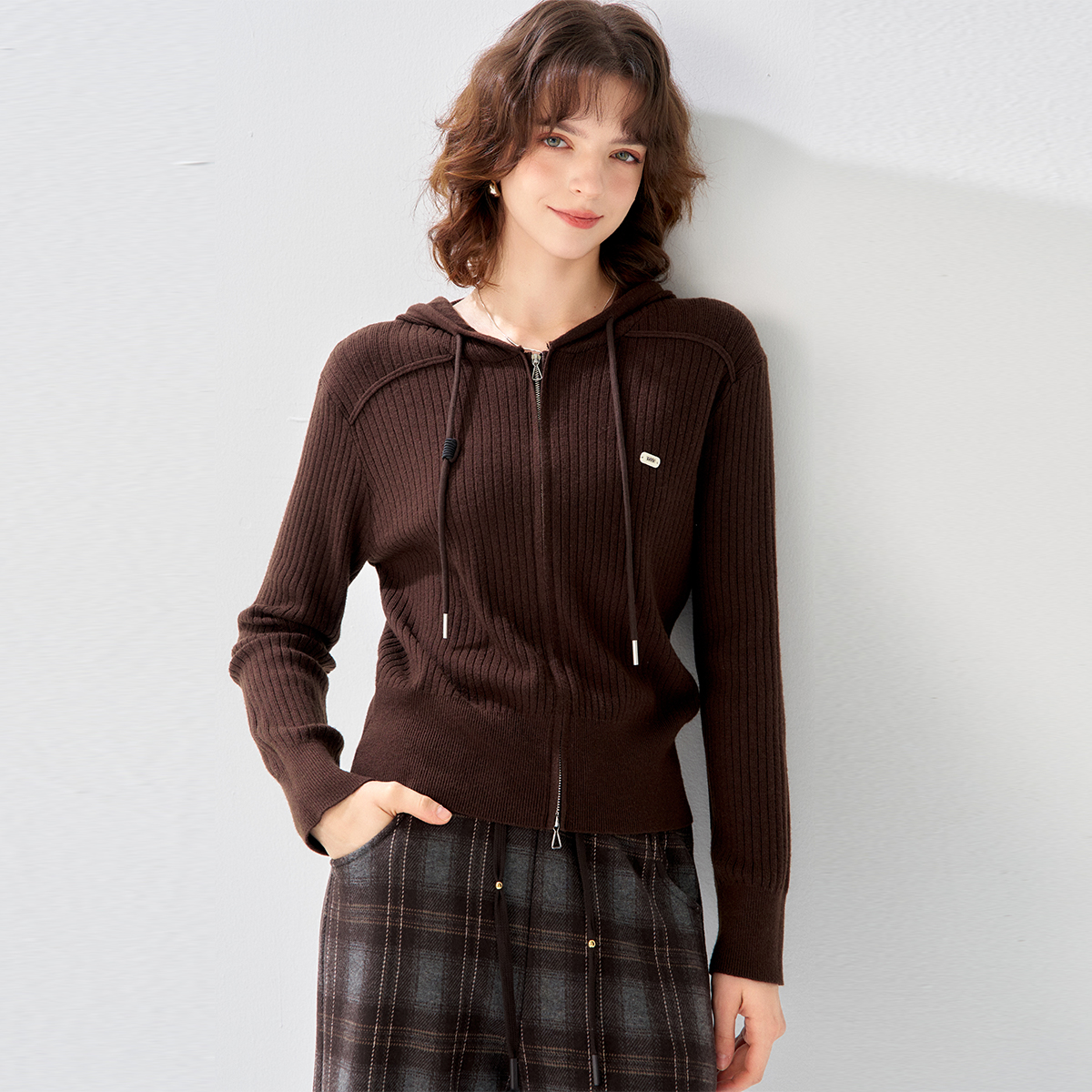 纳纹秋冬款连帽修身针织连帽开衫上衣气质休闲竖条纹针织衫女