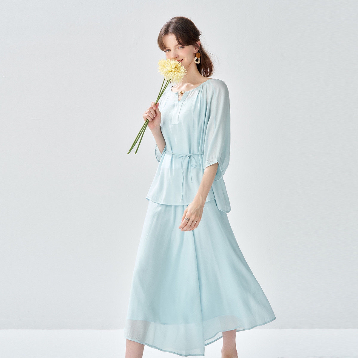 2025夏款清新小衫慵懒宽松衬衫上衣雪纺半截裙两件套套装女,女装/女士精品,时尚套装,淘宝优惠券,粉丝福利购,淘宝优惠卷