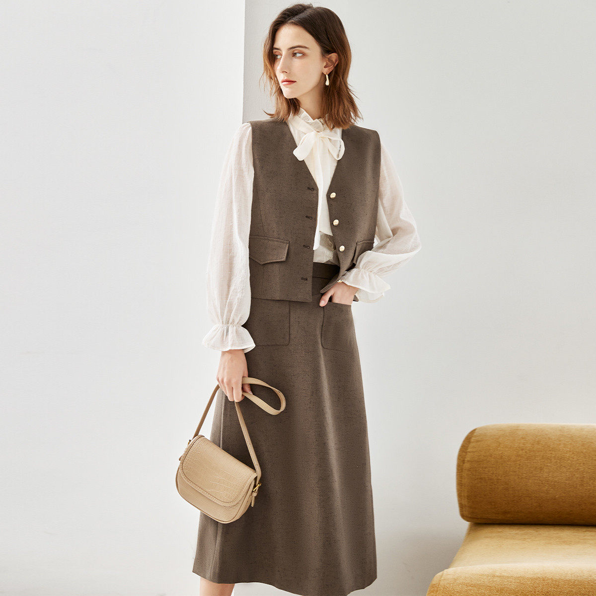 纳纹2025季新秋冬款时尚减龄感马甲半裙两件套通勤内搭套装女,女装/女士精品,时尚套装,淘宝优惠券,粉丝福利购,淘宝优惠卷