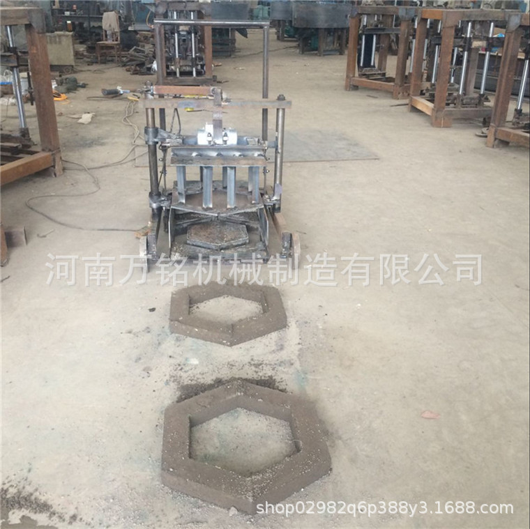 空心六边形植草砖机家用小型手动水泥制砖机小型护坡砖机结构合理