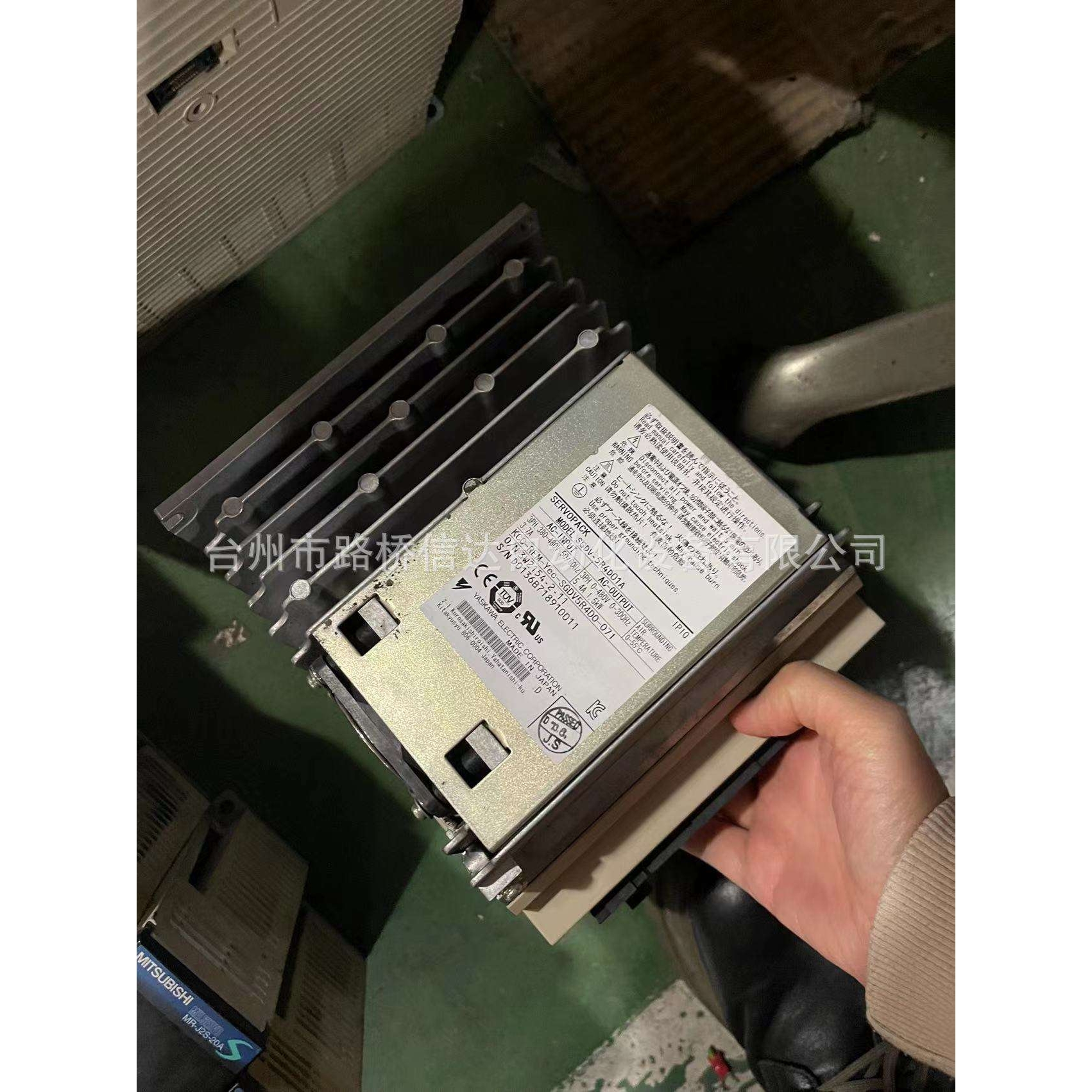 SGDV-5R4D01A安川驱动器+电机SGMSV-15DDA61