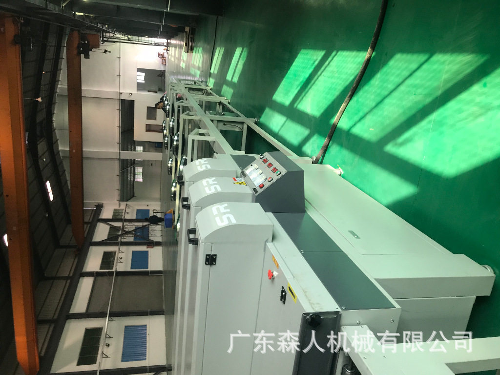 实木儿童学习桌椅 儿童游乐场实木配件UV底漆滚涂生产线