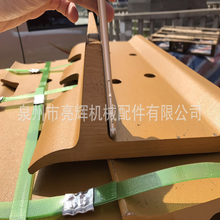 厂家直销 单筋推土机履带板 D155&SD32小松推土机560mm 长17mm厚