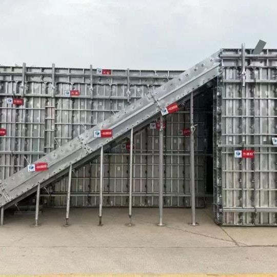合金钢模板建筑高层施工现浇浇筑模板一体成型易装易拆重量轻
