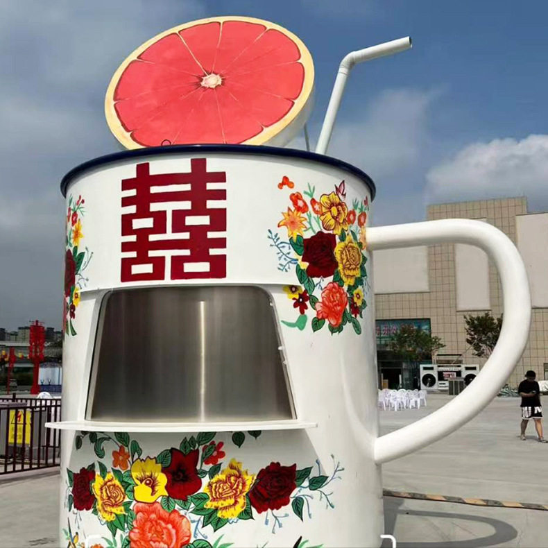 个性茶杯造型餐车 复古风格设计 夜市餐饮经营餐车 街头经营打卡