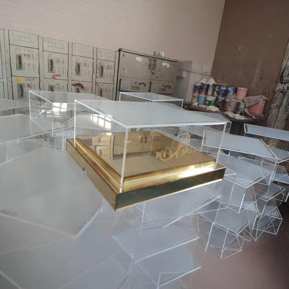 亚克力制品展示盒展示架收纳盒罩子展台托盘底座金色镜面高档
