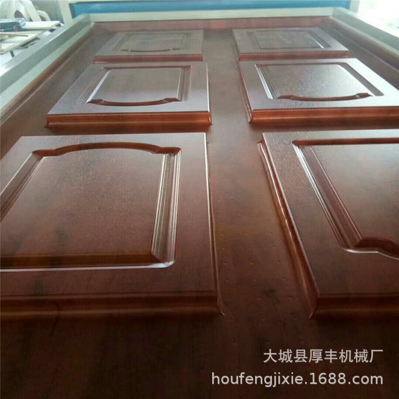 泰安全自动真空吸塑覆膜机