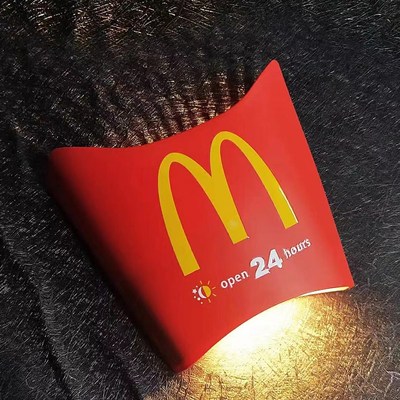麦当劳薯条小夜灯M记充电挂壁挂式创意床头睡M眠灯INS风家居氛围