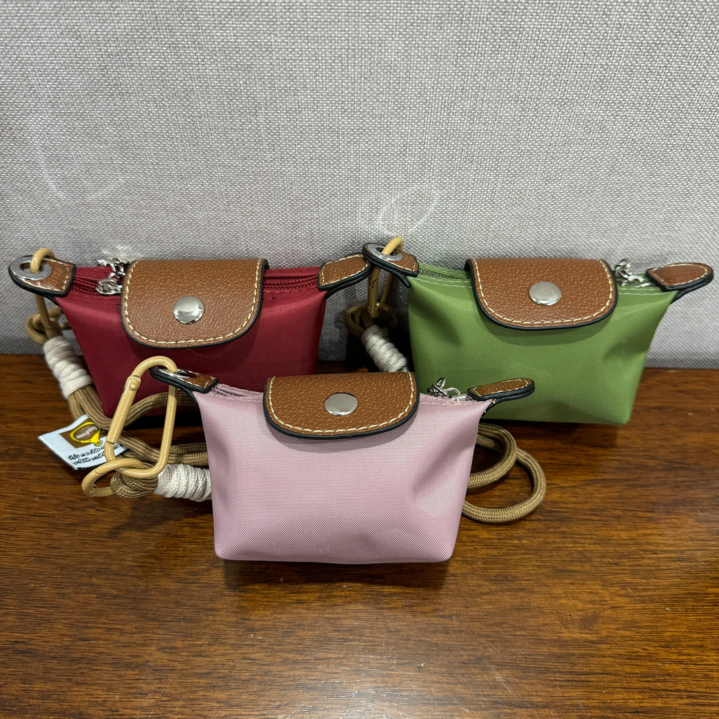 法式轻奢设计迷你饺子包2025新款零钱口红耳机包钥匙扣礼物挂件包