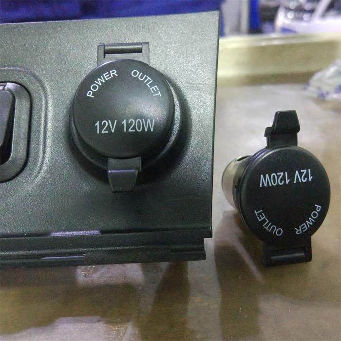 适用长安CS95/CS35/逸动/凌轩/新奔奔/欧尚12V电源插座总成原厂件