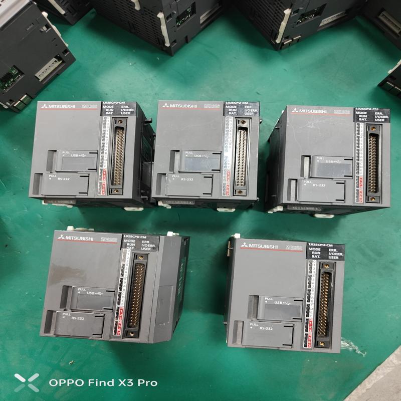 议价三菱L系列PLC L02SCPU-CM，实物拍摄成色漂亮