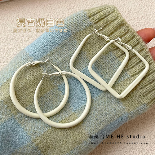 极速.European geometry Trapezoid Retro fashion earring lady