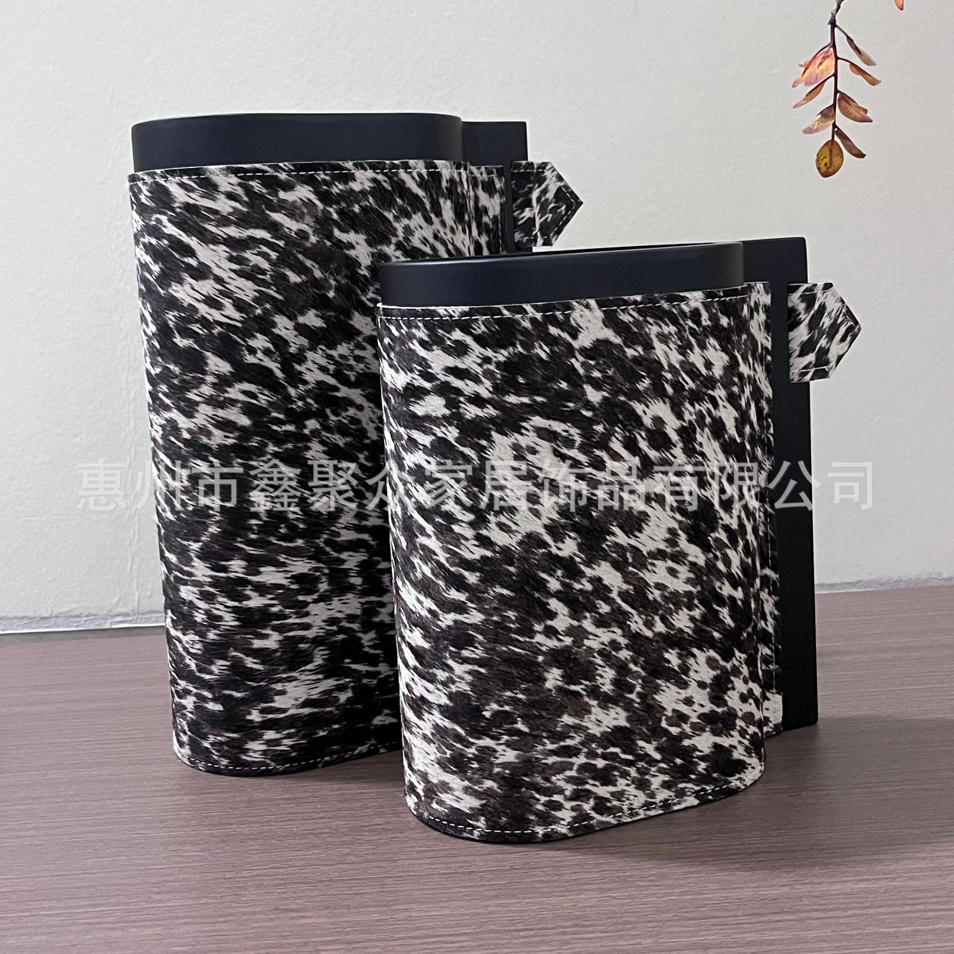 现代简约金属马毛皮革样板间创意艺术花器摆件桌面客厅装饰花瓶