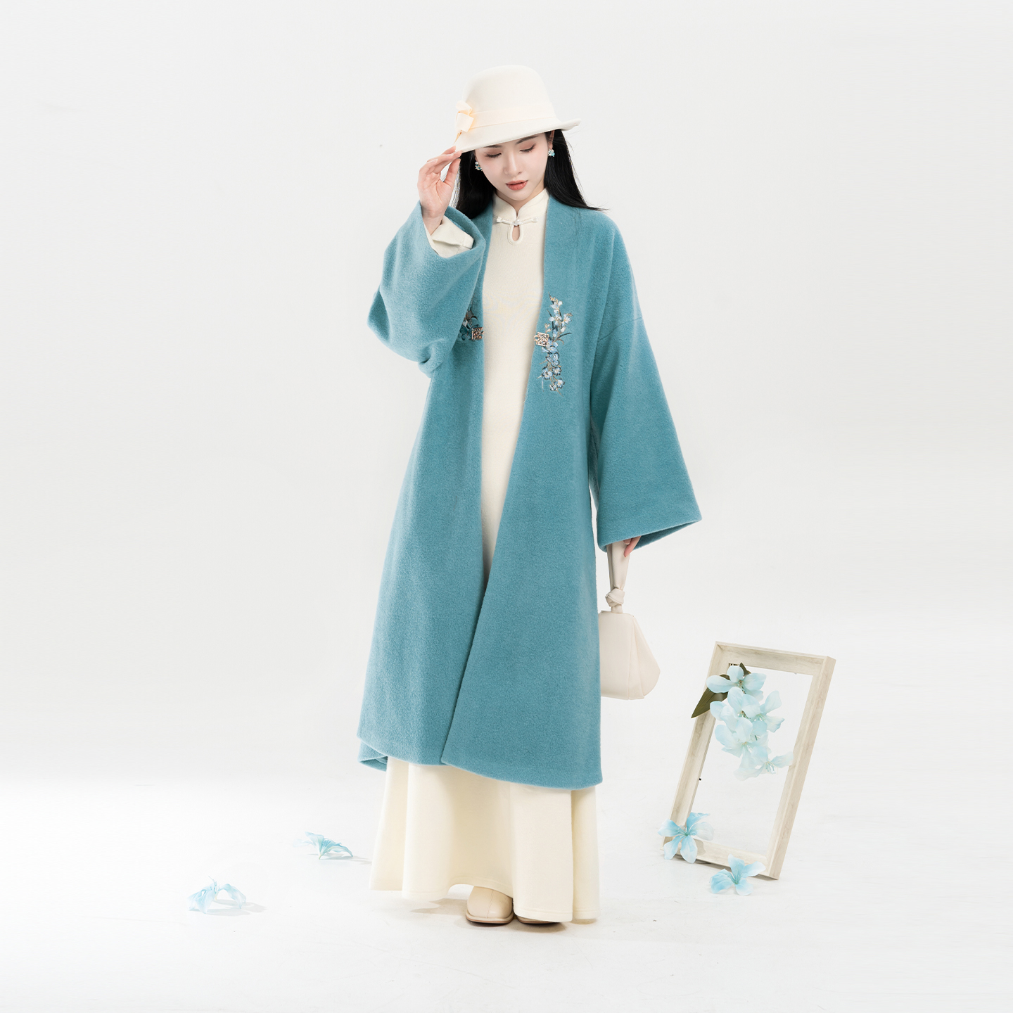 织造司[湖心雪]汉元素刺绣明对襟毛呢大衣外套小立领长袖连衣裙女