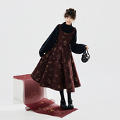 马年红色新年战袍暗纹织金吊带连衣裙女毛衣套装 织造司 聚宝盈春