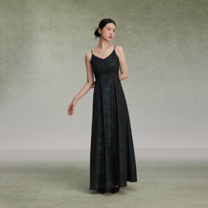 苍山黛织造司新中式吊带连衣裙2025新款女夏季轻奢高级感小黑裙子