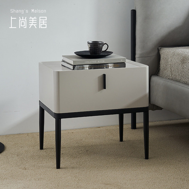 北欧极简铁艺实木烤漆床头柜