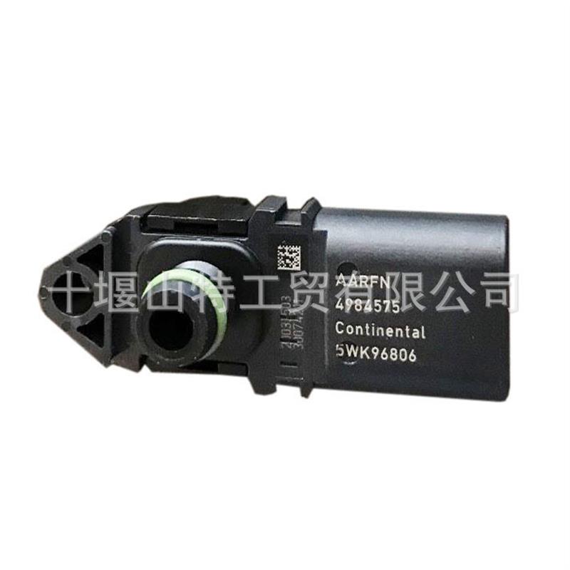 适配跨境热销6CT8.3柴油机闭路压力传感器4984575 5462277 495440