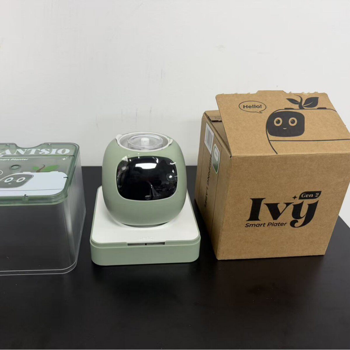热销热销ivy智能花盆电子创意花盆植物萌宠机器人电子表情花盆