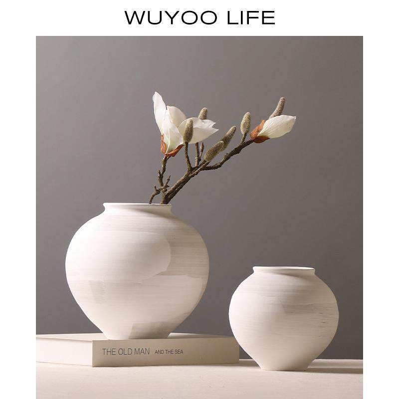 侘寂风茶室博古架简约手工拉坯书剑罐样板间细陶罐子白色陈设品