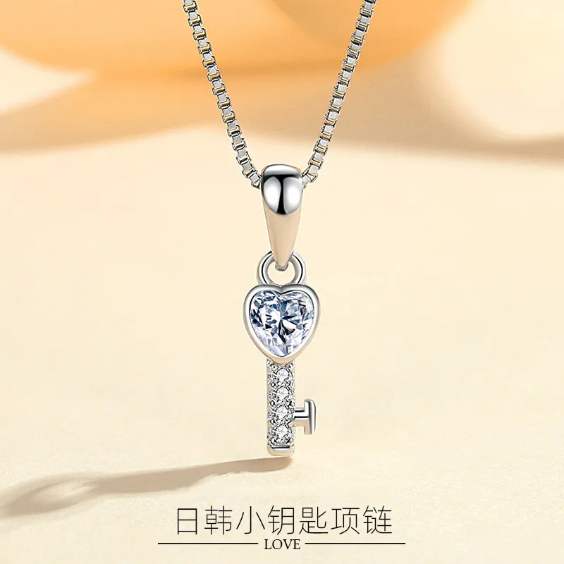 S925纯银钥匙锁个性设计项链女时尚吊坠短款锁骨链礼物