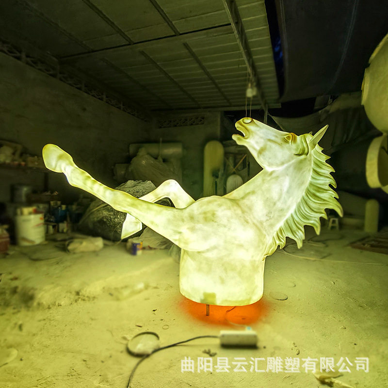玻璃钢发光马头半截马雕塑摆件