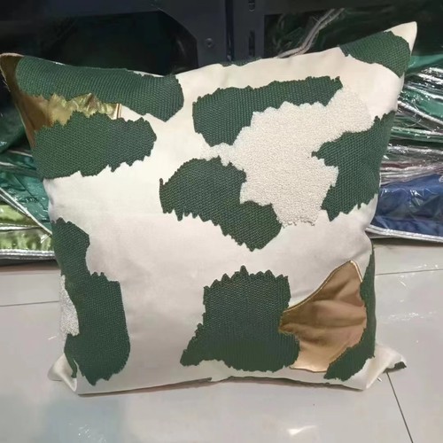 抱枕靠垫绣花绒布橄榄绿现代中古