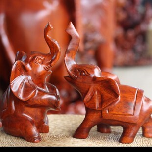实木雕刻大象f摆件一对客厅家居电视柜装饰品工艺品木雕象木头红