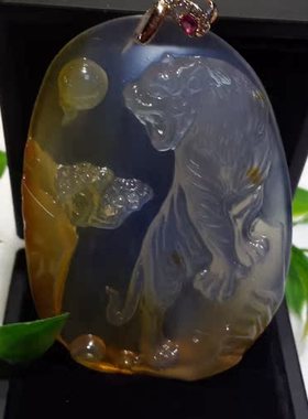 天然翡翠色黄翡冰种玻璃种十二生肖老虎牌子挂件吊坠 招财男女款