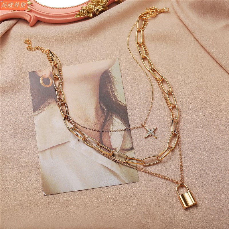 multi-layer pendant necklace with collarbone chain woman