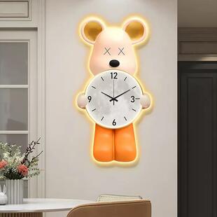 网红钟表挂钟客厅2023新款简约现代表挂墙轻奢大气创意时钟壁灯