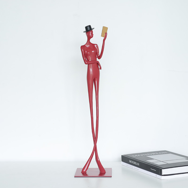 现代轻奢创意抽象人物看r书摆件样板房电视柜客厅玄关落地艺术雕